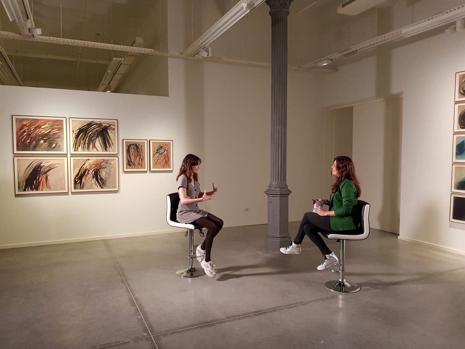 Montse Elias entrevista la cantant Pavvla al 'Punts de vista'