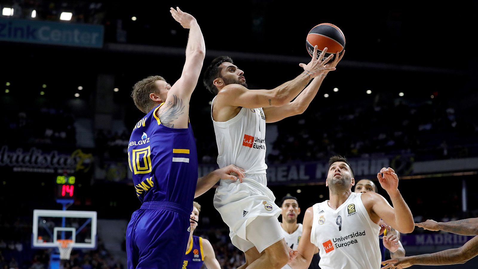 El Real Madrid vence al Khimki ruso 79-74