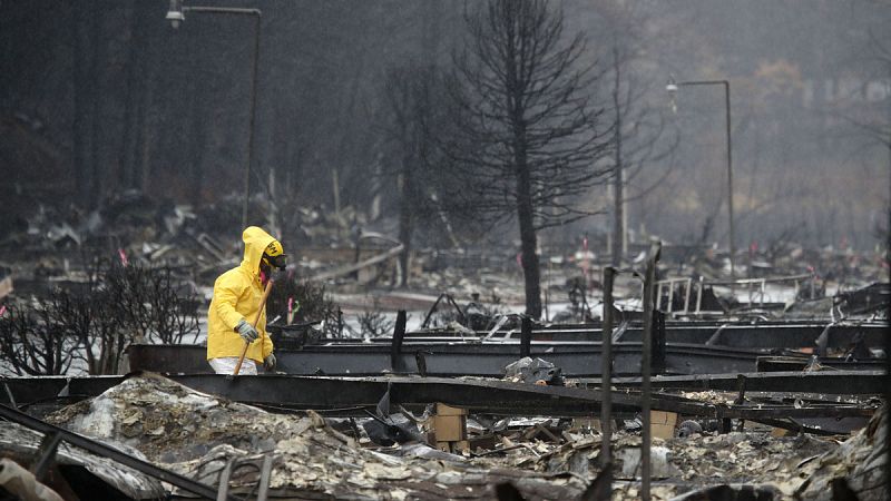 Controlado en su totalidad el incendio de California que se ha cobrado la vida de 85 personas