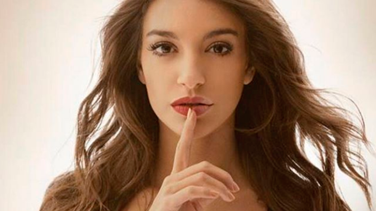 Ana Guerra estrena "Bajito", su segundo single, el 7 de diciembre