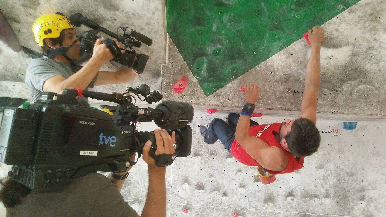 Javier Aguilar, paraescalador ciego, esta semana en 'Al filo de lo imposible'