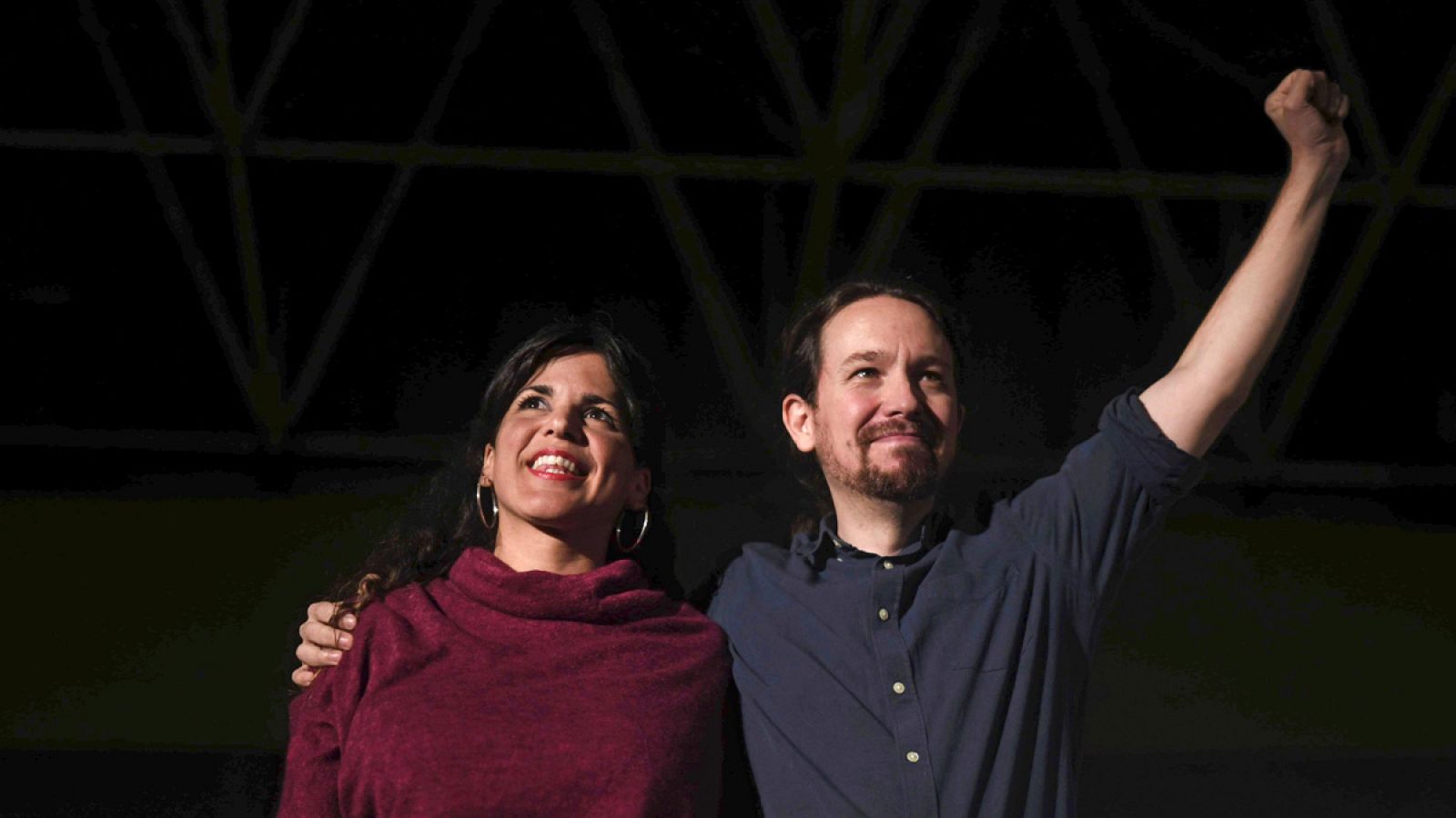 La candidata de Adelante Andalucía a la Junta de Andalucía, Teresa Rodríguez, y el secretario general de Podemos, Pablo Iglesias
