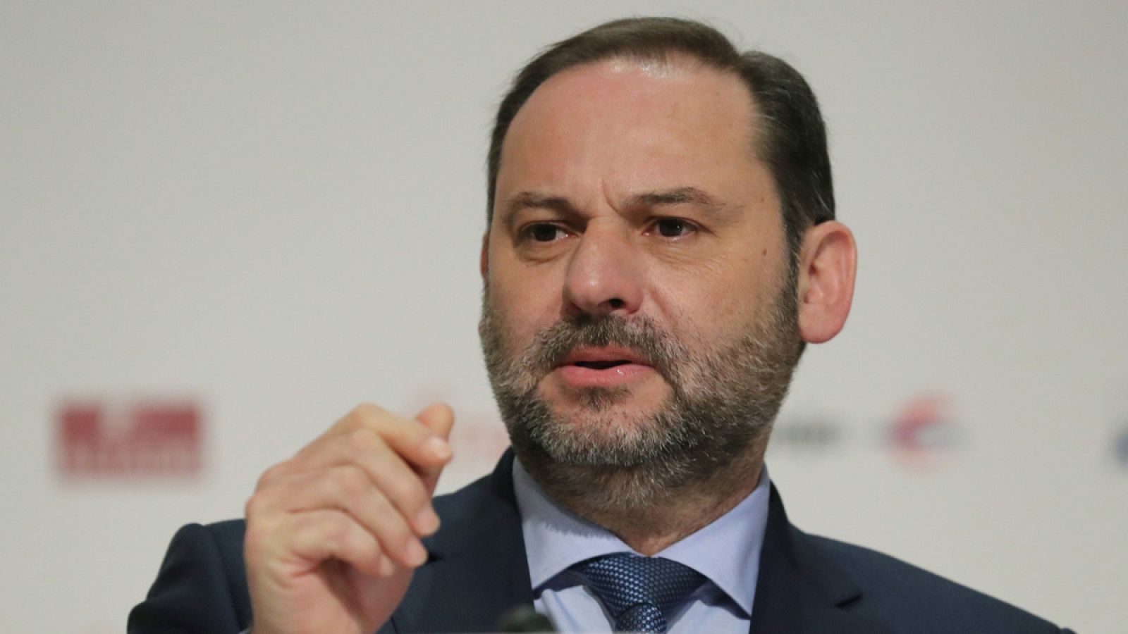 El ministro de Fomento, José Luis Ábalos, durante su intervención en un desayuno informativo