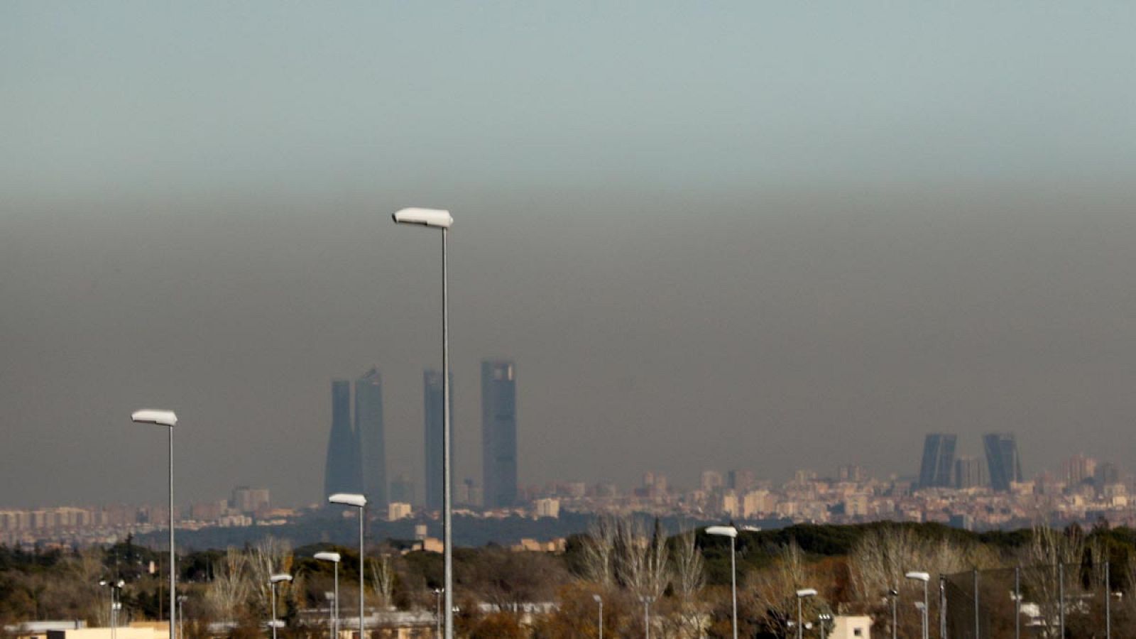 Vista de la capa de contaminación que cubre la ciudad de Madrid.