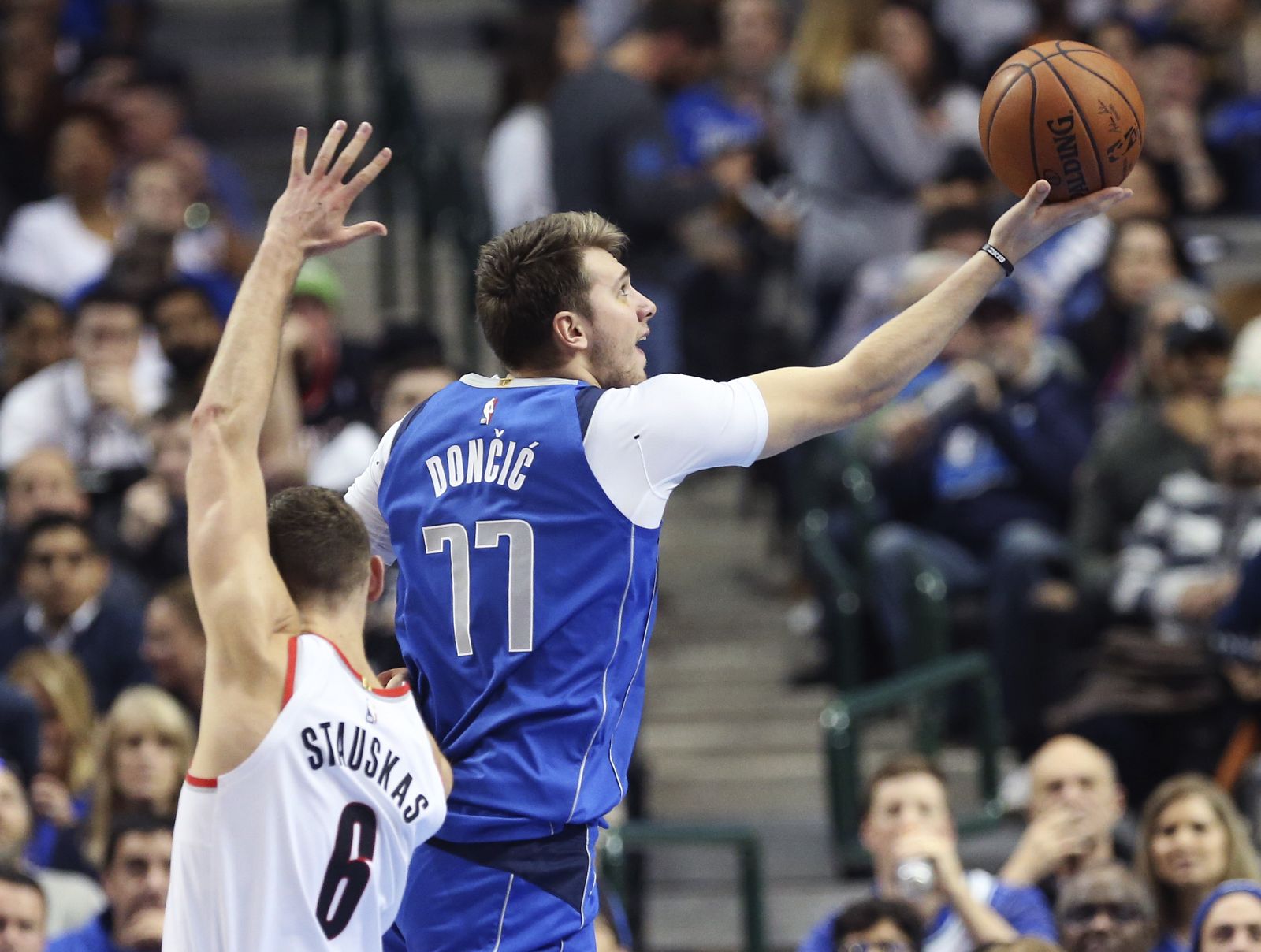 Doncic, en acción ante los Trail Blazers