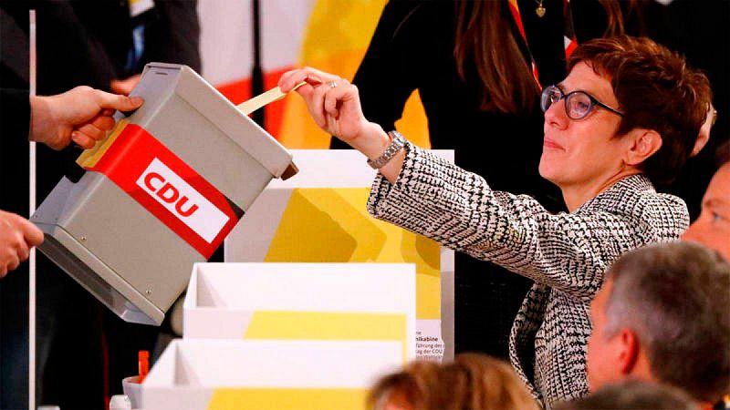 La CDU apuesta por el centro con la elección de Kramp-Karrenbauer como sucesora de Merkel