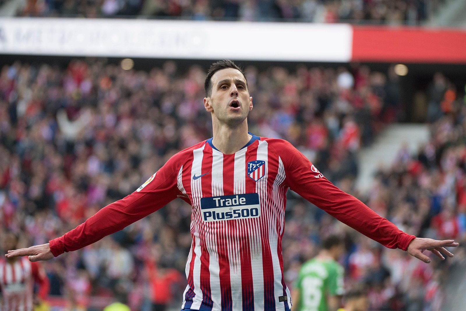 Kalinic celebra su gol ante el Alavés