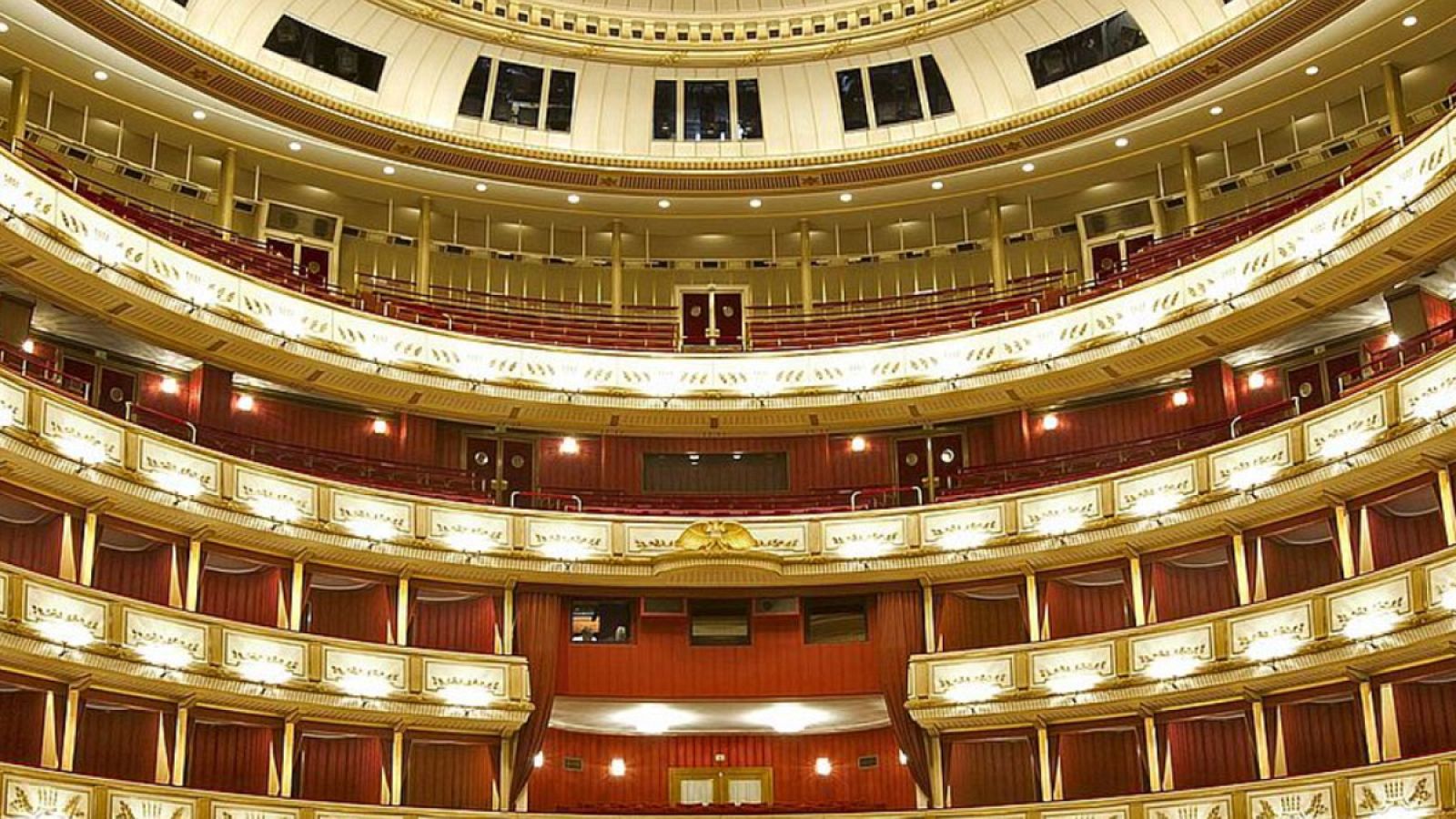 Interior de la Ópera Estatal de Viena, que celebra su 150 aniversario
