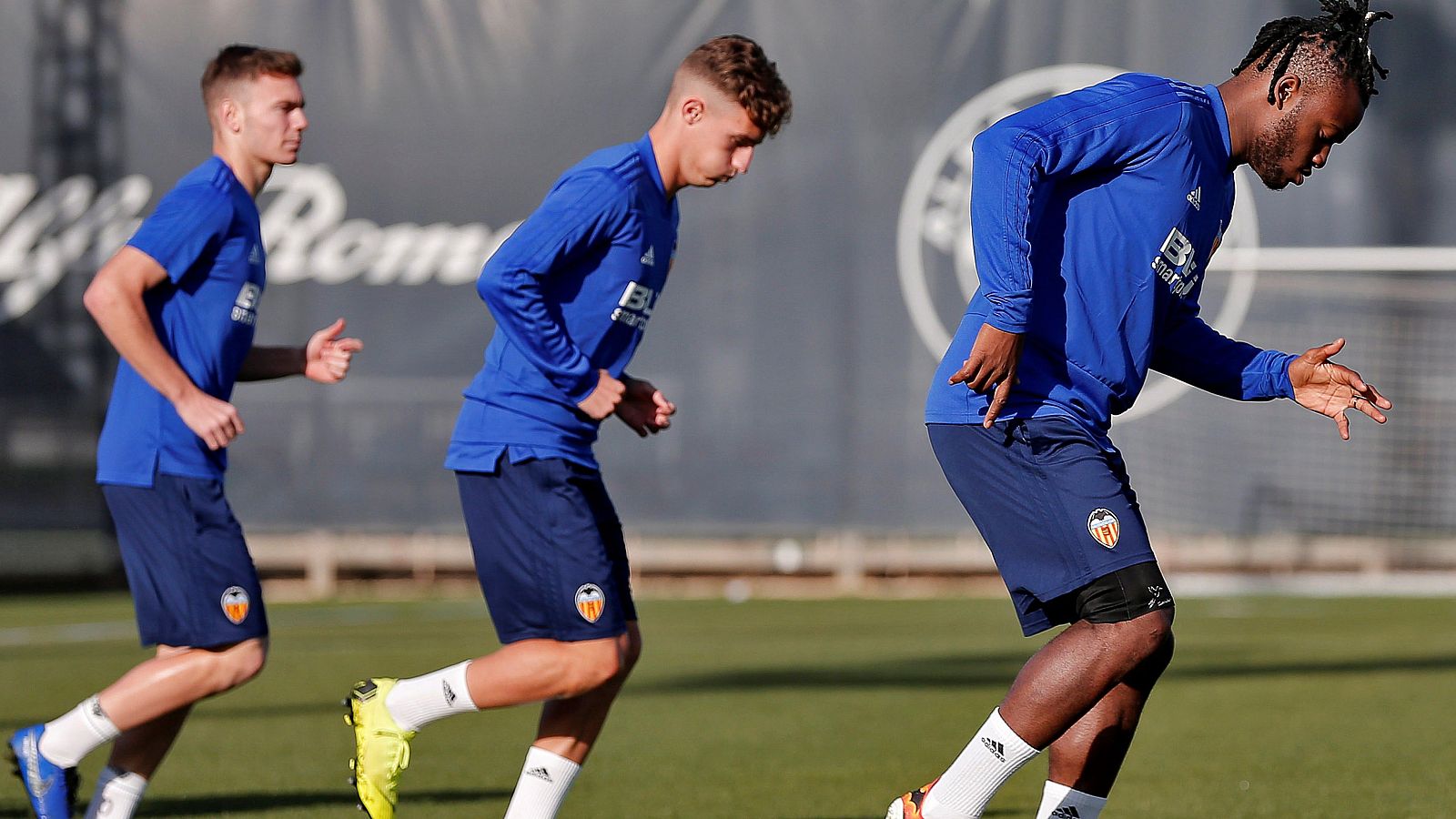 El Valencia CF prepara el último partido de la fase de grupos de mañana miércoles ante el Manchester United