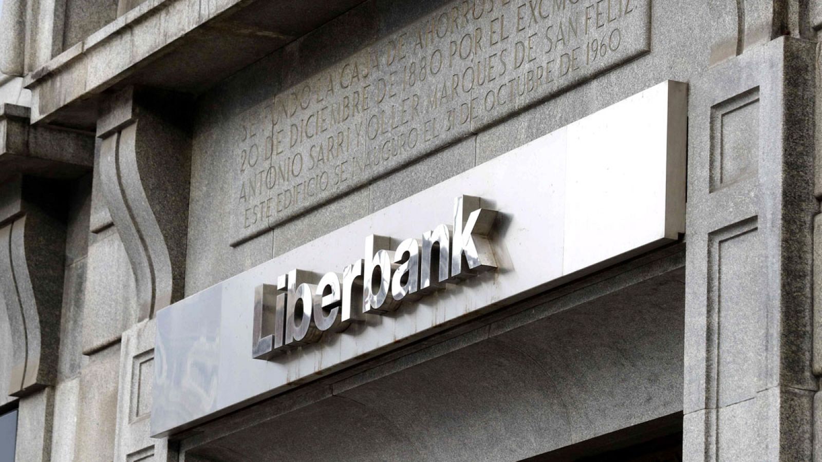 Liberbank y Unicaja han confirmado a la CNMV que mantienen contactos para llevar a cabo una fusión
