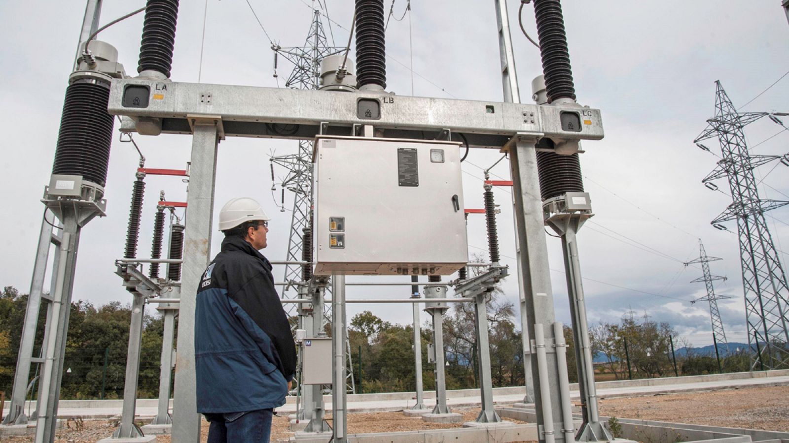 Una imagen de archivo de una subestación de Endesa en Girona