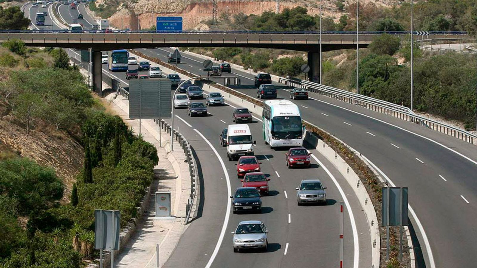 Las autopistas rescatadas por el Estado serán gratis entre las 00:00h y las 06:00h