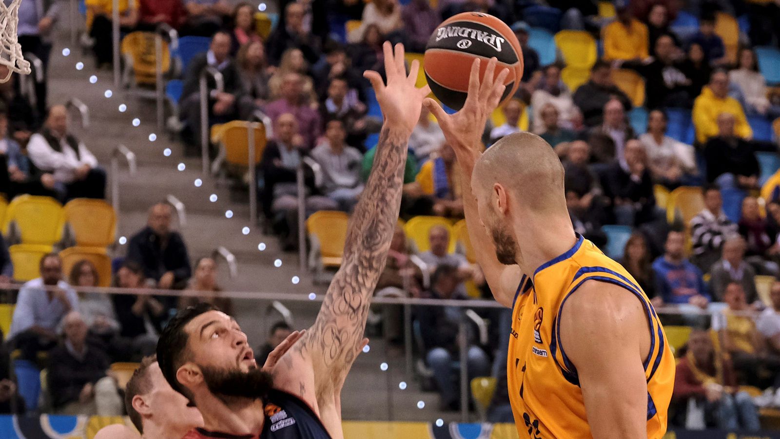 Baskonia le gana la partida a Herbalife y el Barça cae ante Olympiacos