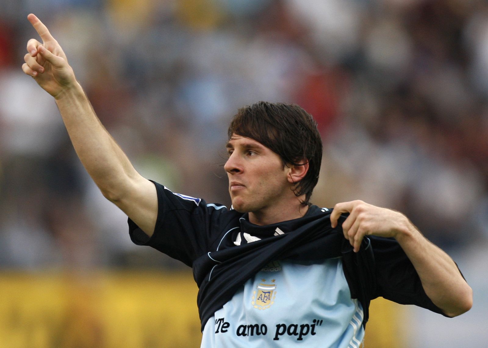 El jugador del F.C. Barcelona niega que la ausencia de sus ex-compañeros les haya beneficiado