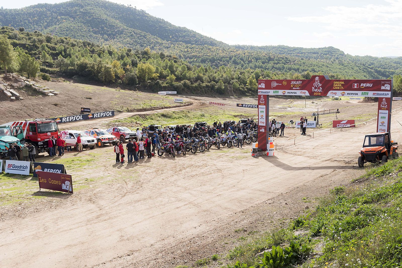 El circuito de Les Comes es el "plató" de este especial previo al Dakar