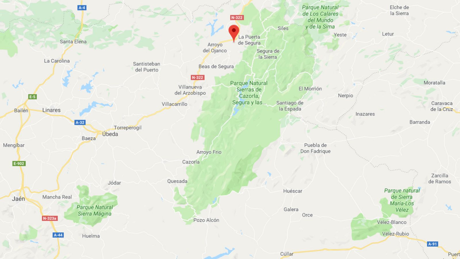 Mueren dos jóvenes en un accidente de tres vehículos en Puente Génave, Jaén