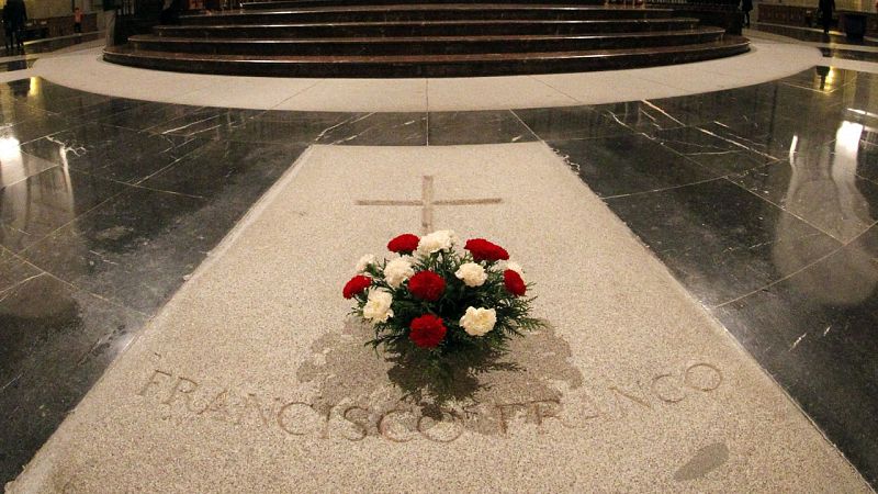 El Gobierno prohibirá la inhumación de Franco en la cripta de La Almudena por motivos de seguridad