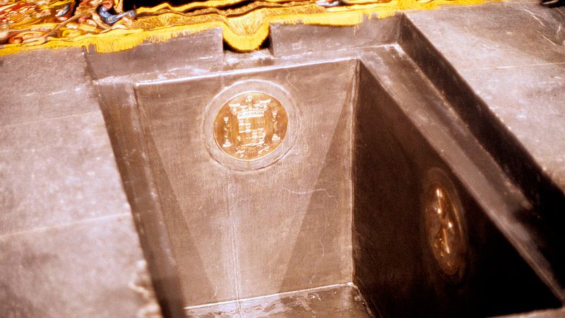 El Gobierno sigue adelante con la exhumación de Franco pese a la negativa del prior del Valle de los Caídos
