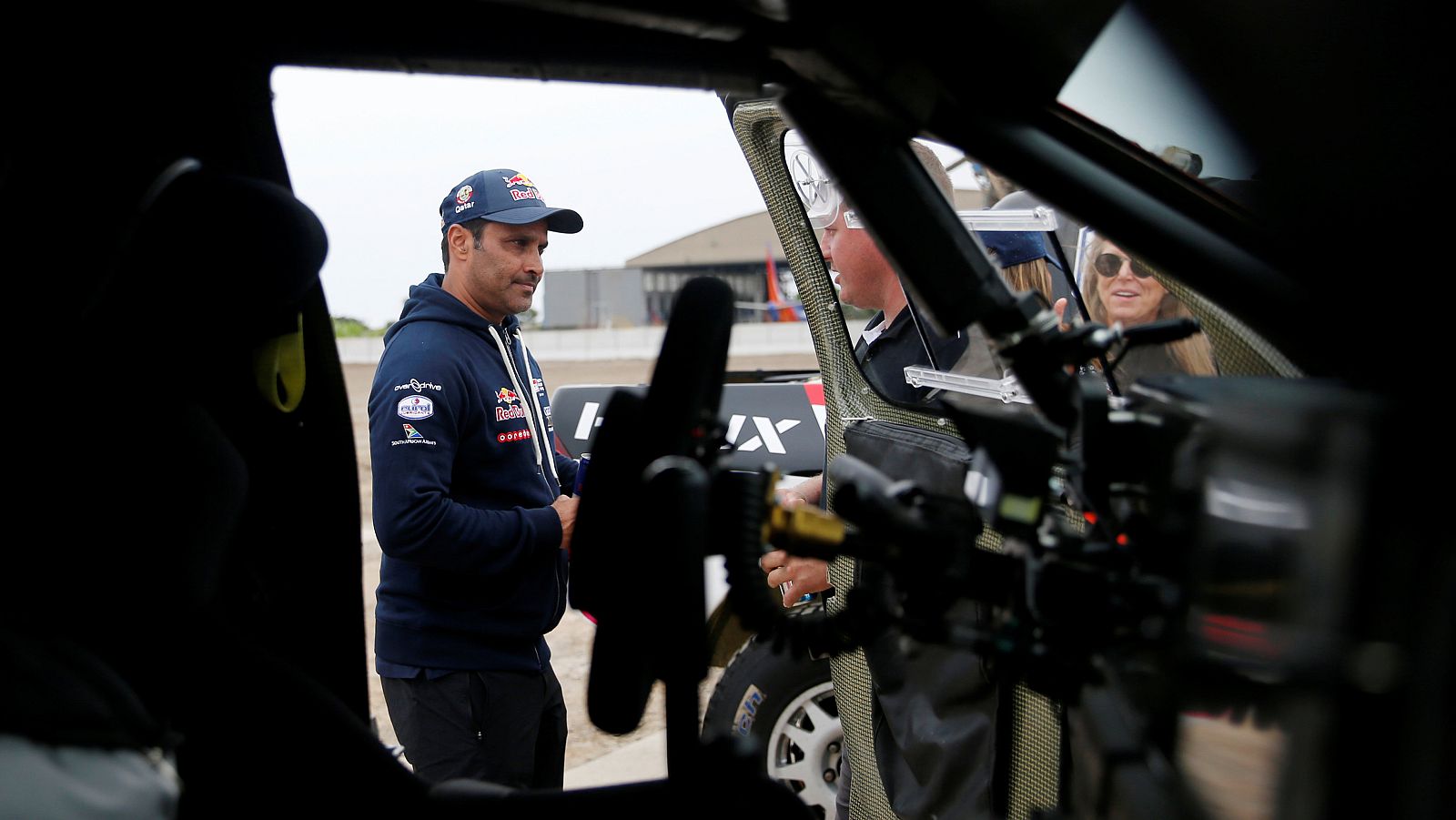 Al-Attiyah vence en la primera etapa del Dakar en coches, con Sainz segundo