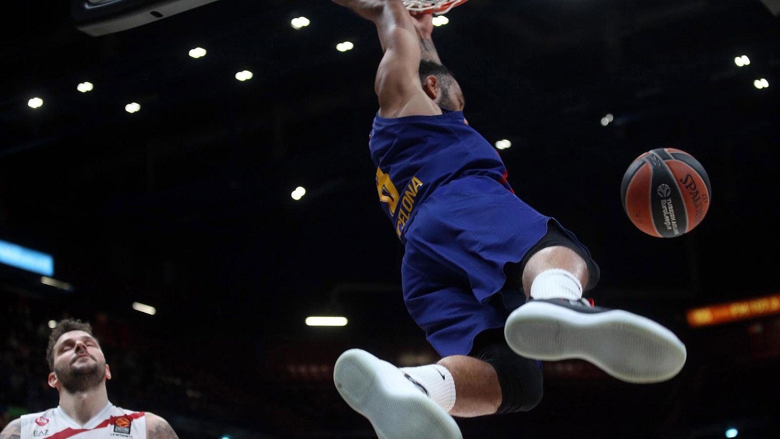 El Barça gana en Milán para soñar alto  en la Euroliga