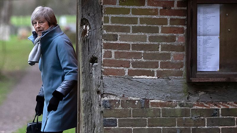 May alerta del "catastrófico" revés a la democracia que supondría bloquear el 'Brexit' 