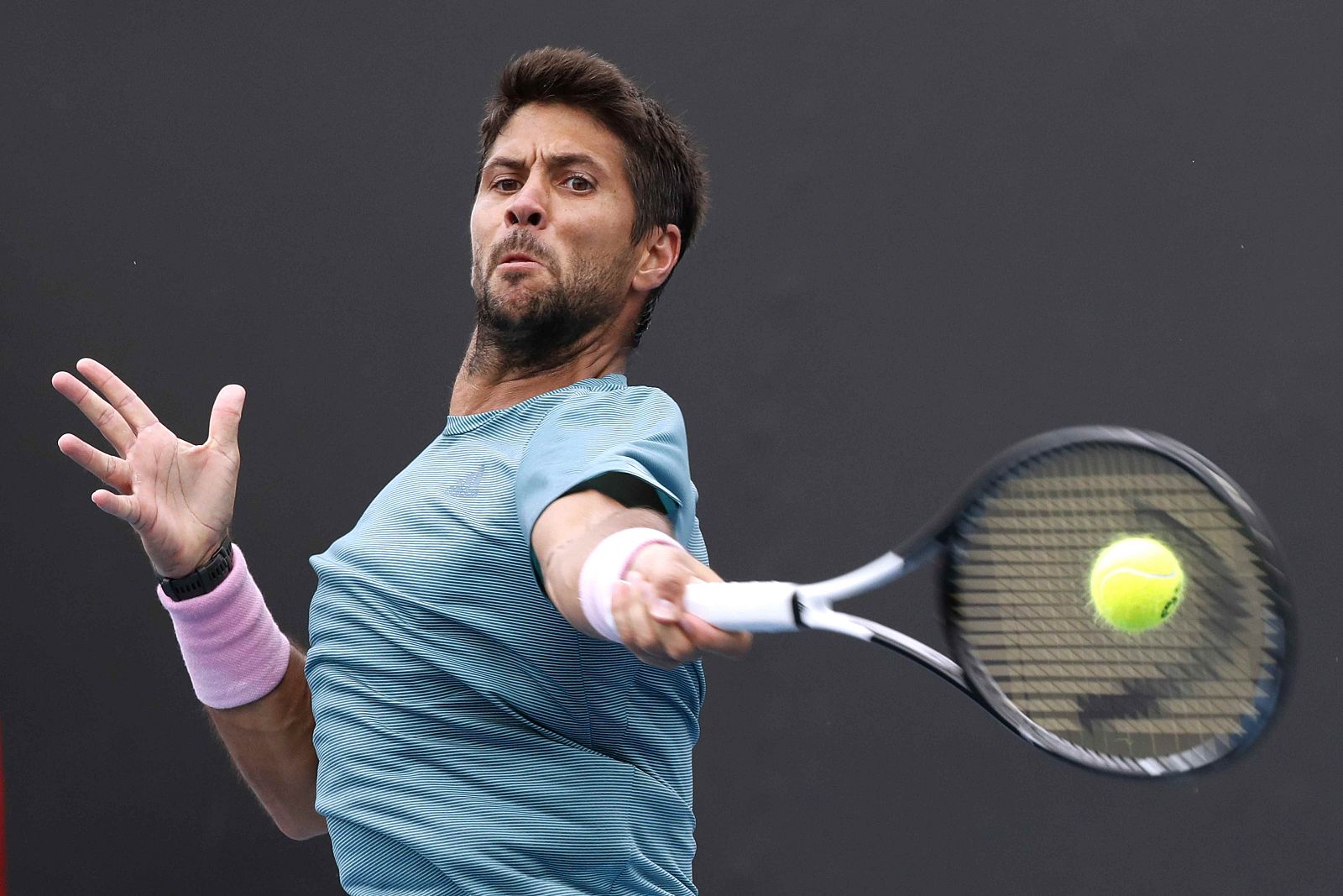 Verdasco devuelve una bola ante Albot
