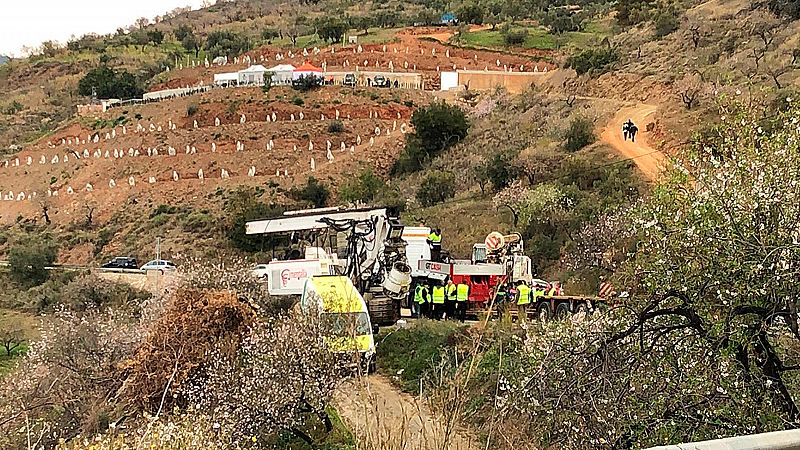 Los trabajos de rescate de Julen se ralentizan por la aparición de pizarra y roca dura