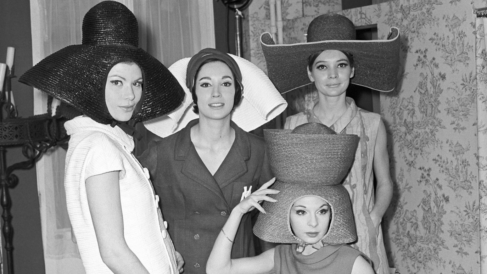 Las costuras femeninas de la moda de España