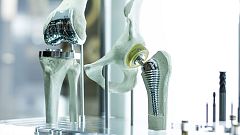 Investigadores españoles crean nanoestructuras capaces de proteger a los implantes de las infecciones