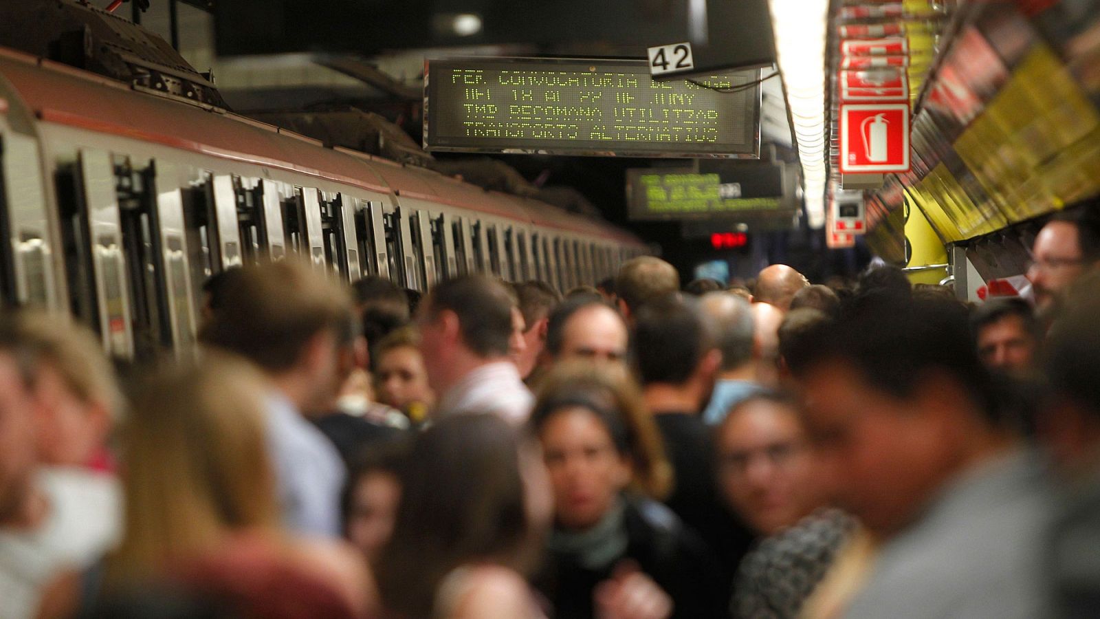Imagen de archivo del aspecto de la parada de Urquinoa durante la huelga de Metro de Barcelona en 2016