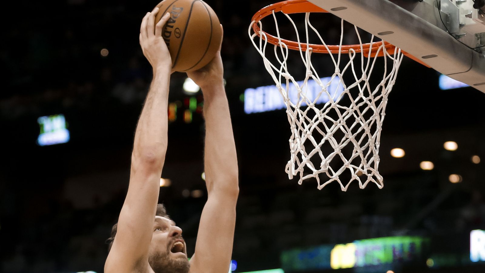 Los hermanos Gasol destacan en los triunfos de Spurs y Grizzlies