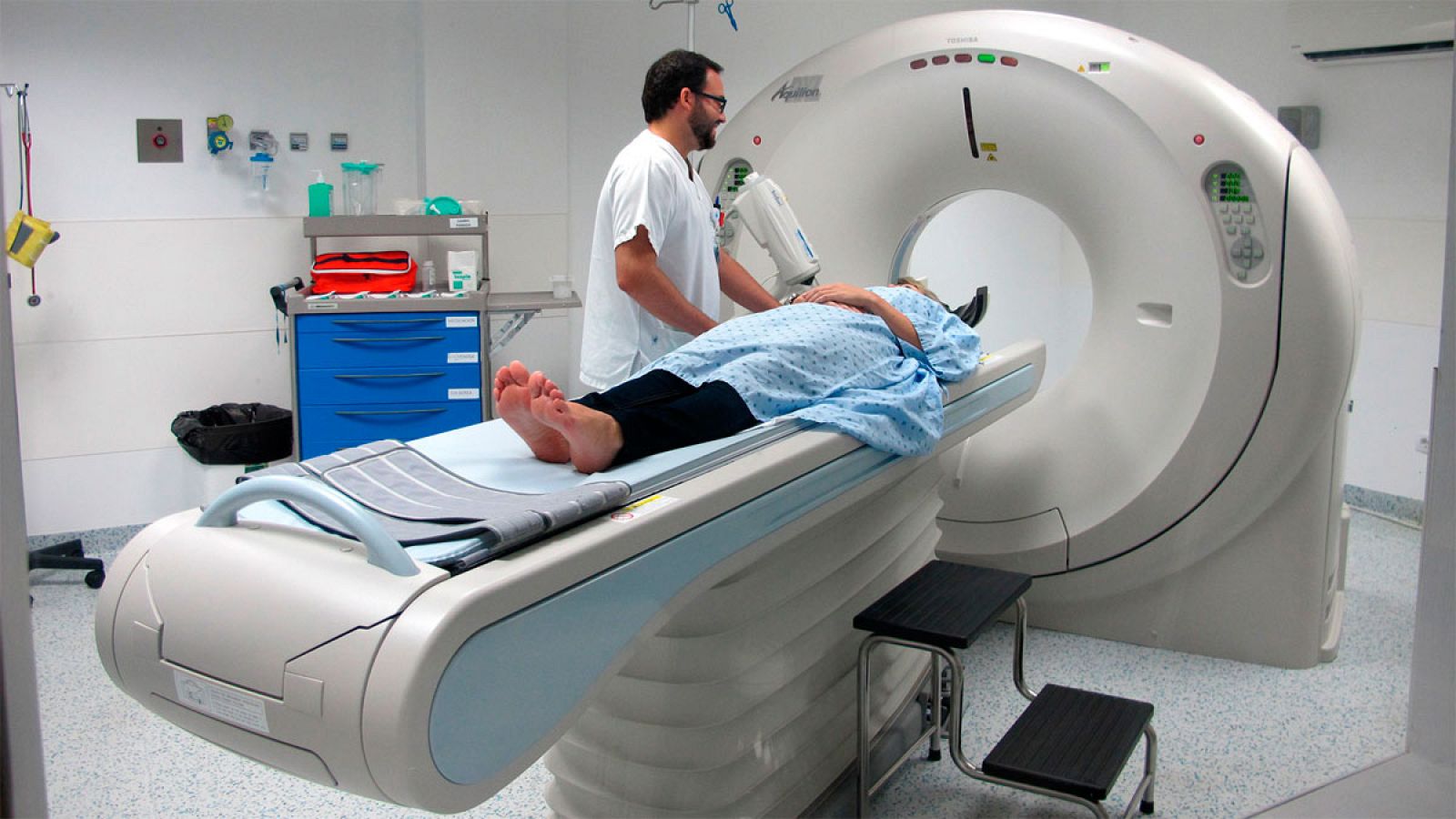 Acceder más rápidamente a los especialistas y las pruebas diagnósticas e intervenciones es una de las grandes reclamaciones sanitarias de los españoles.