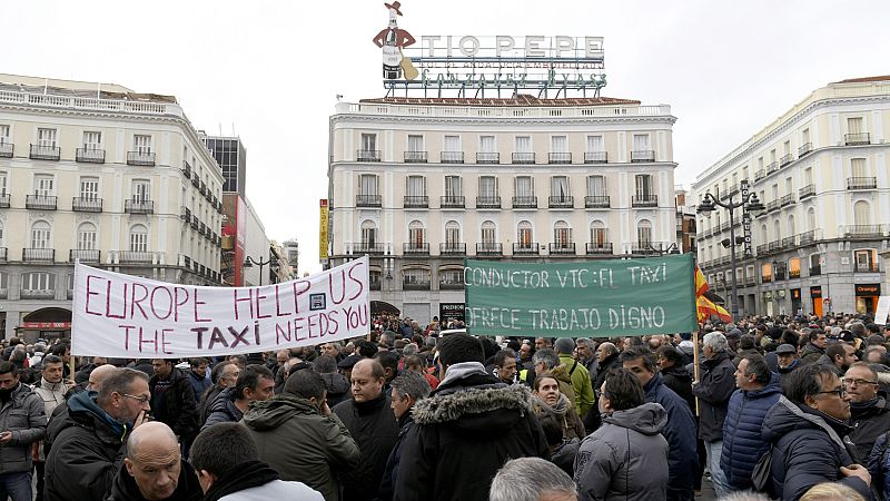 Los taxistas renuncian a incluir la precontratación de los VTC en su nueva propuesta y mantienen las movilizaciones