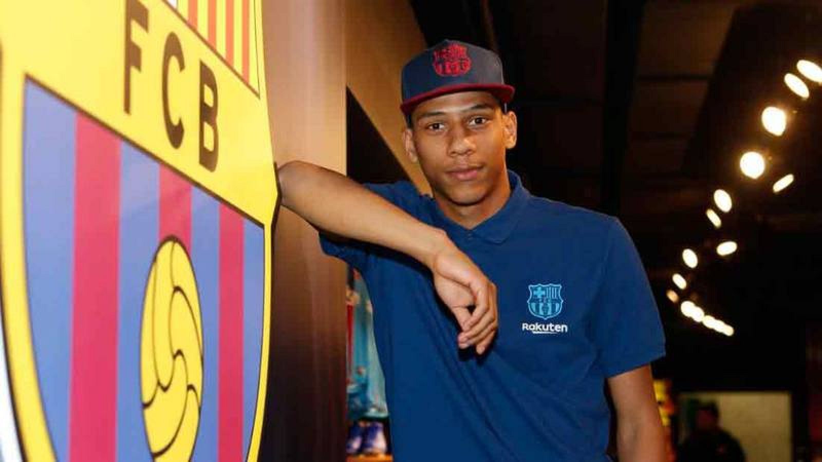 El Barcelona adelanta la llegada de Todibo