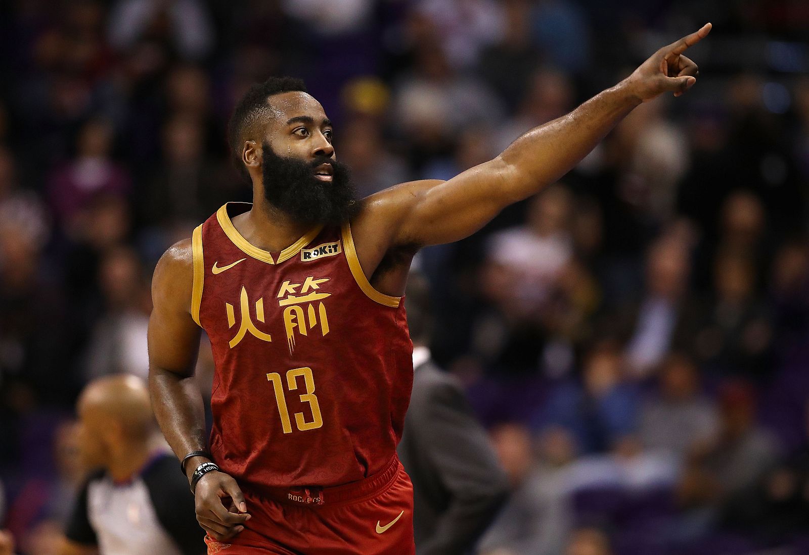 Harden, con una camisera especial de los Rockets con motivo del año nuevo chino