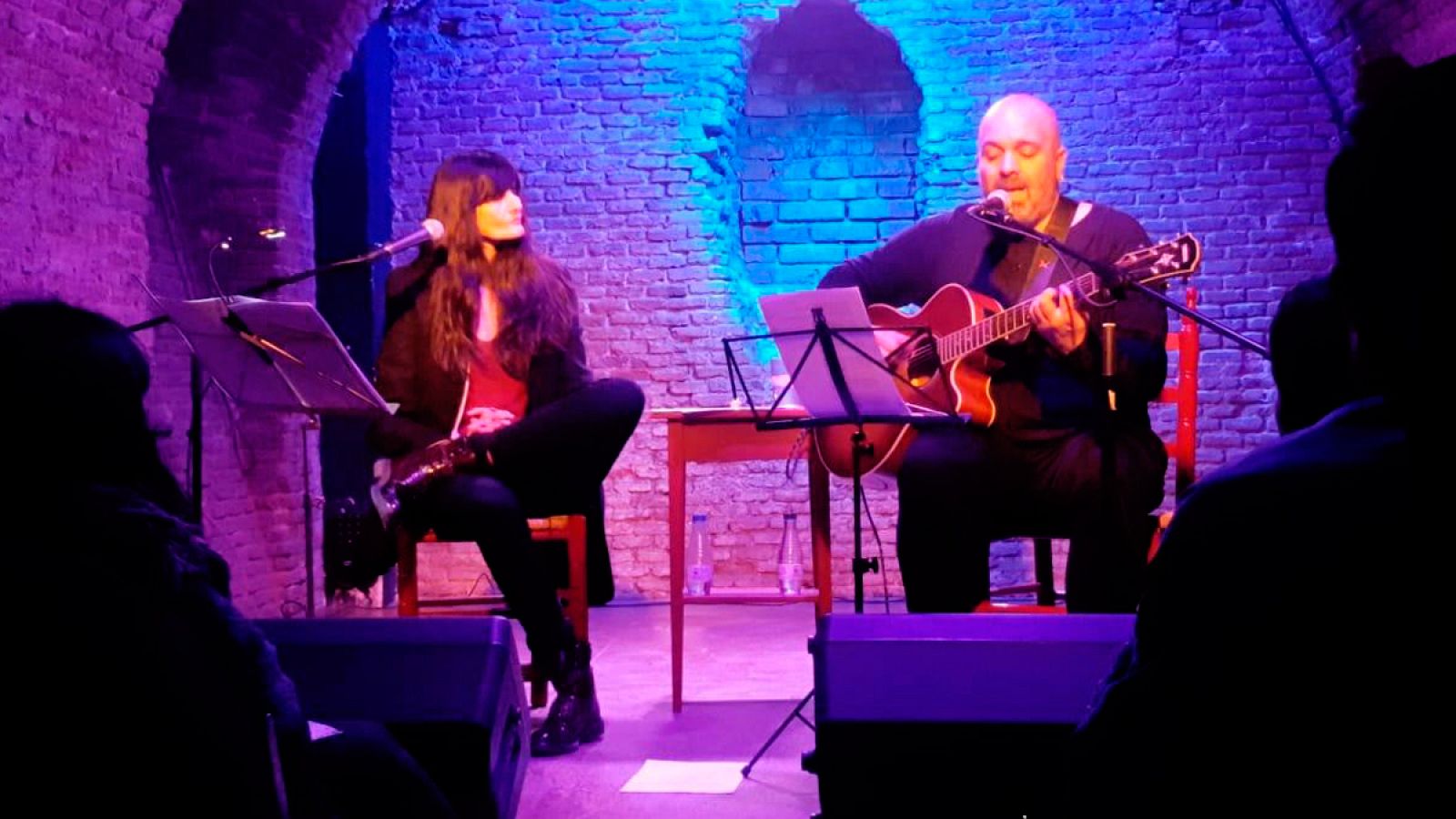 Rubén Buren y Carmen Soler en un momento de su actuación