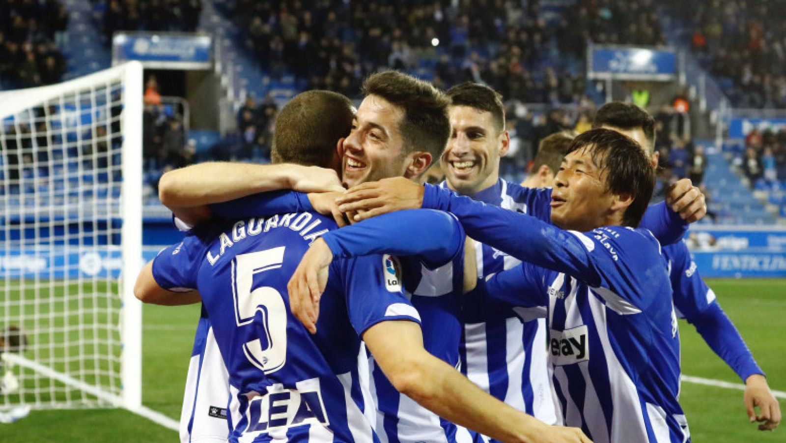 El Alavés endereza el rumbo con una victoria ante el Levante