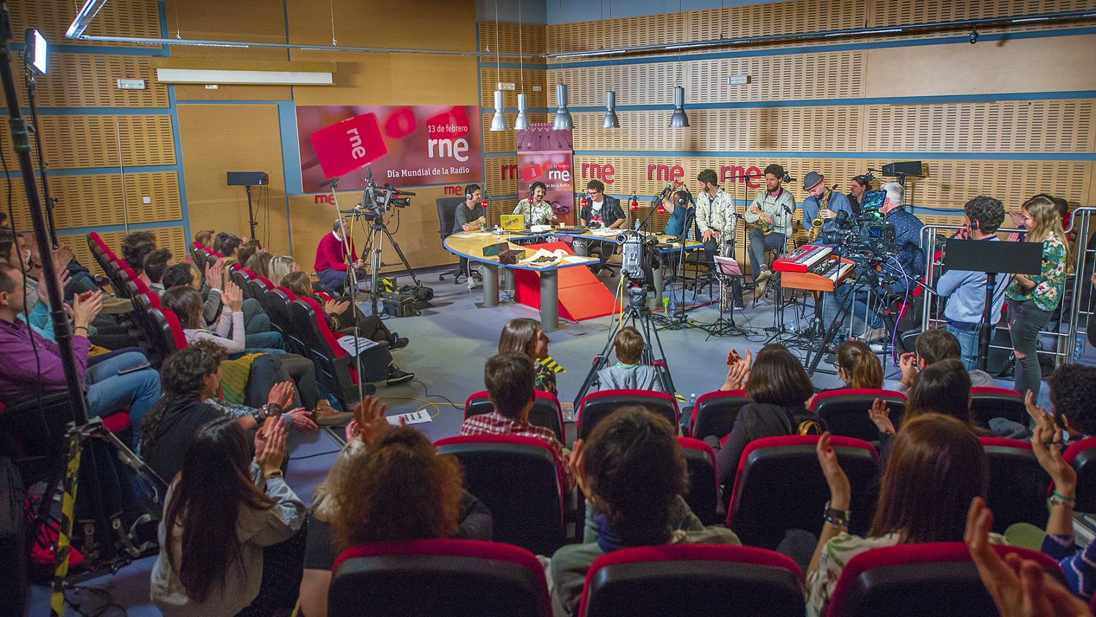 'Hoy Empieza Todo', de Radio 3, inauguró el Día de la Radio en RNE
