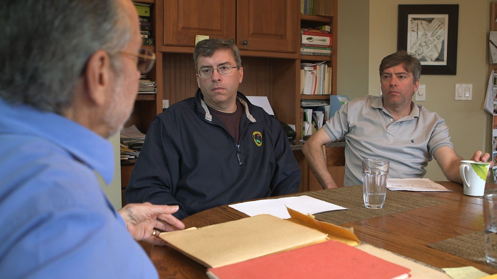 Gemelos Douglas y Howard adultos