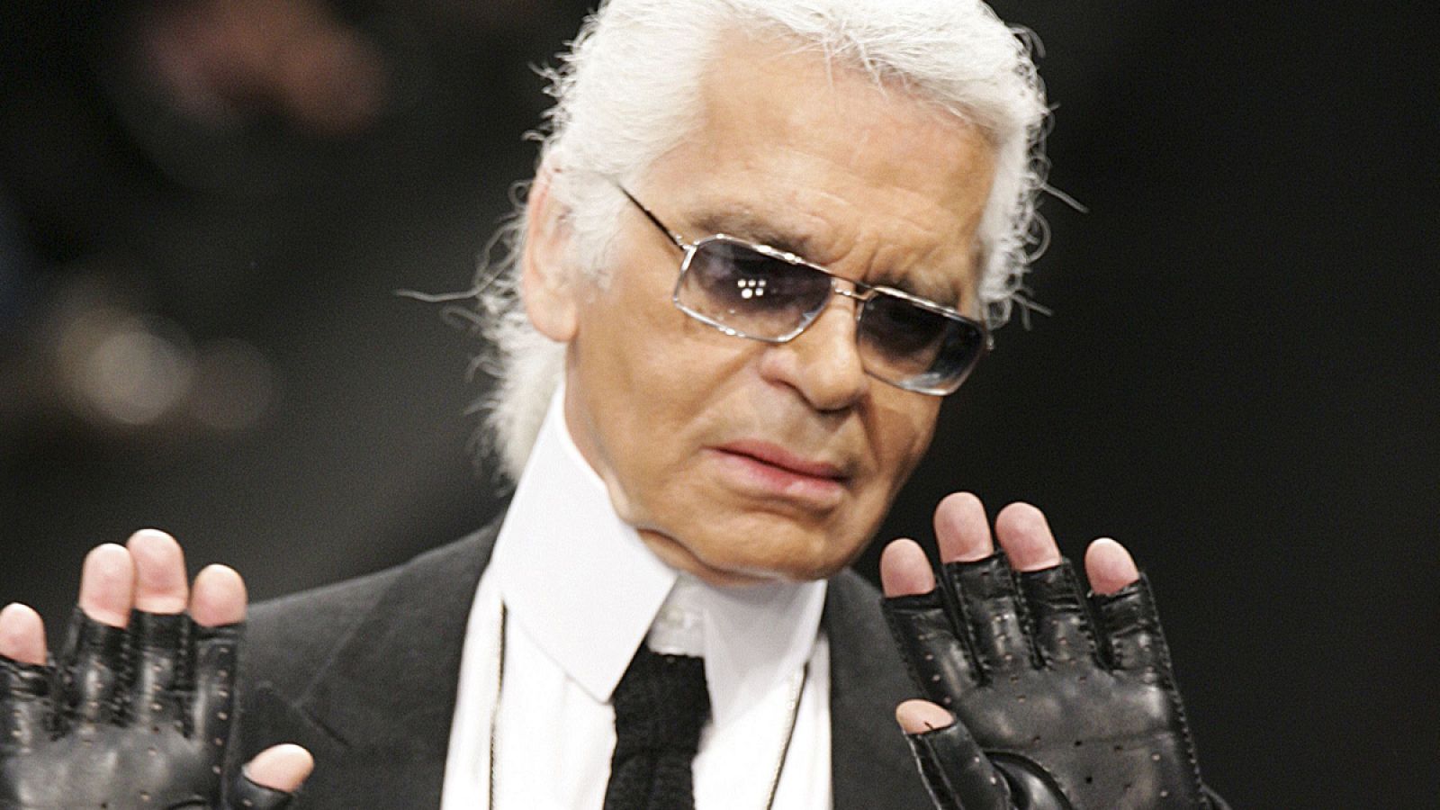 Foto de archivo del diseñador alemán Karl Lagerfeld