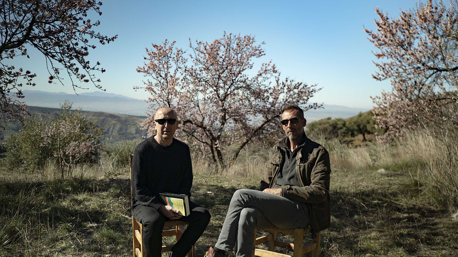 Óscar López con el escritor Rafael Navarro de Castro