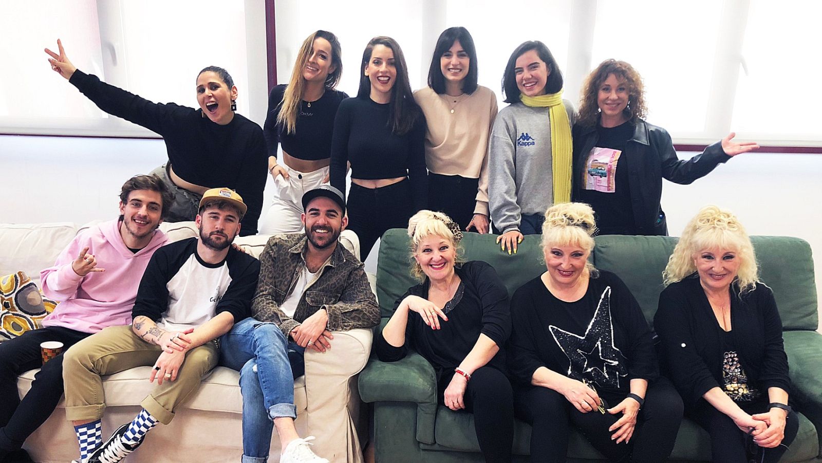 Los concursantes de la Gala 3 se han reunido para preparar sus temas.