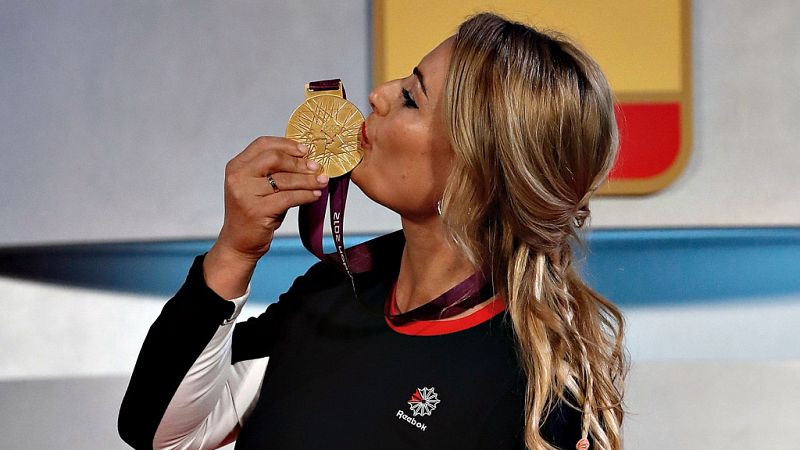 Lydia Valentín recibe su medalla de oro de Londres 2012