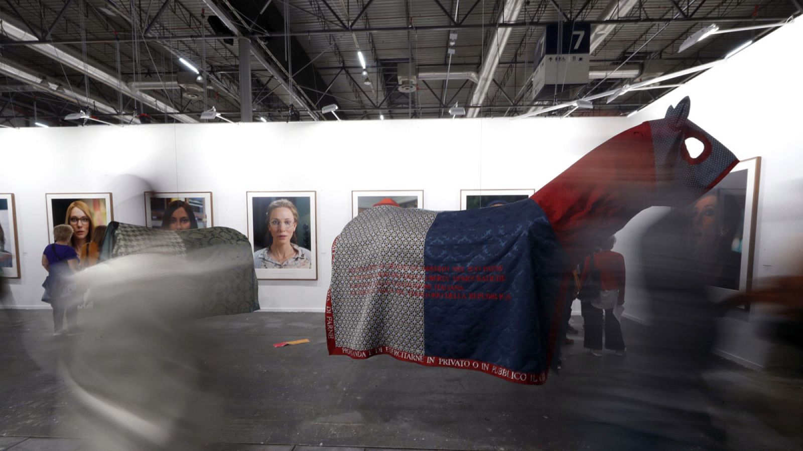 Vista general de una galería instalada en la feria de arte ARCO 2019