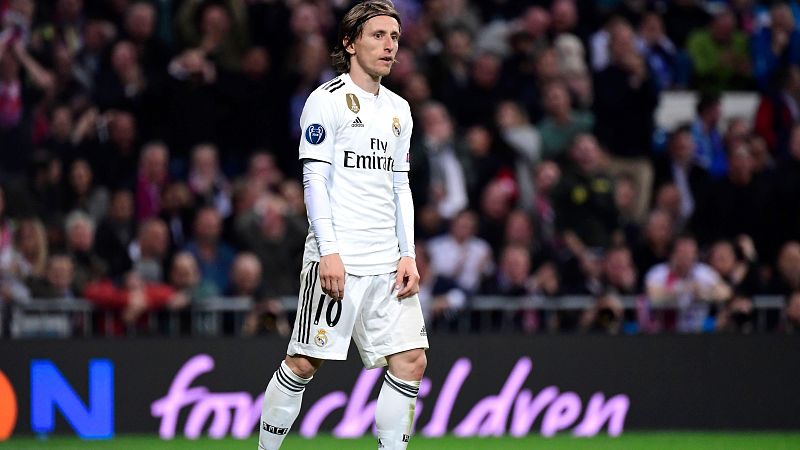 El Real Madrid tira la temporada en una semana