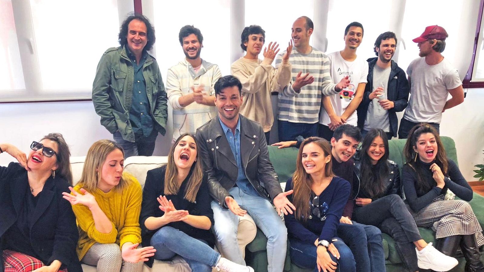 Los concursantes de la Gala 4 se han reunido para preparar sus temas.