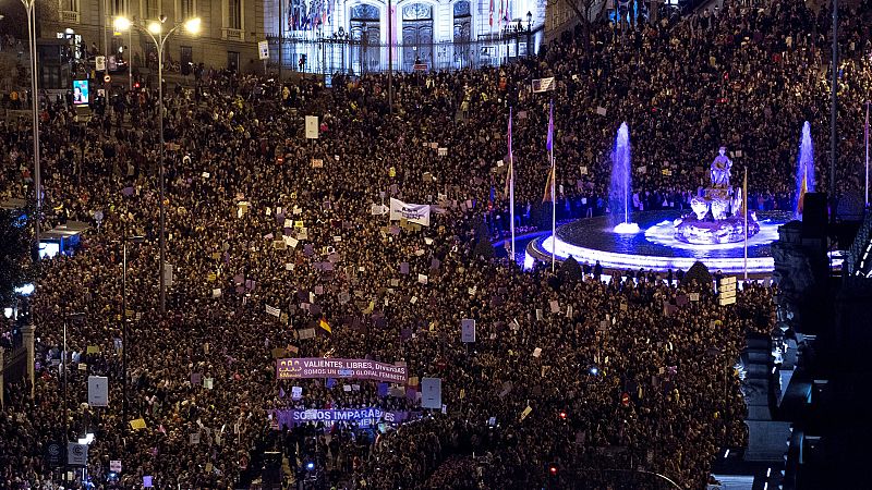 El movimiento feminista demuestra su fuerza con marchas aún más multitudinarias por toda España