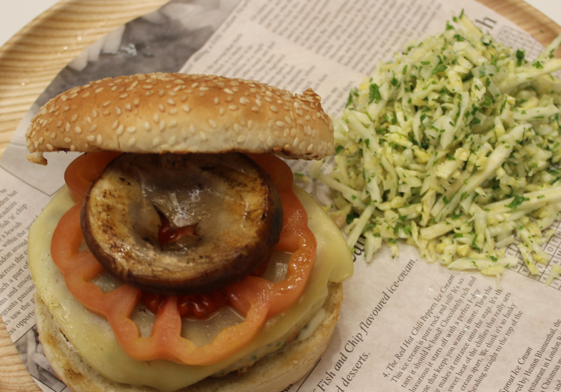 Receta de "hamburguesa de pollo con ensalada de col" de Dani Garc�a