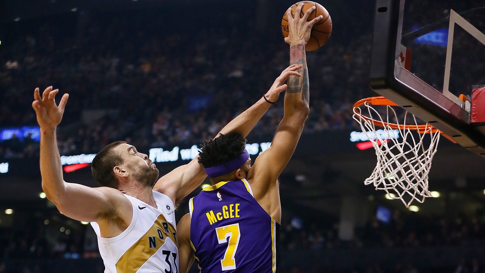 El español Marc Gasol  en un partido de Raptors