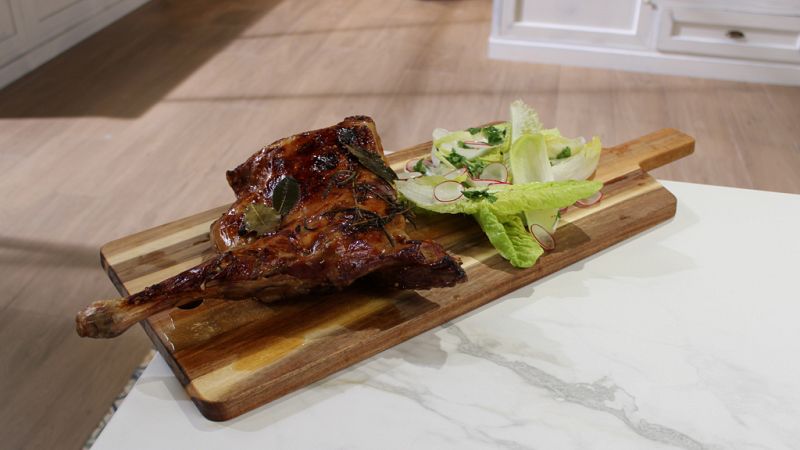 Receta de "cordero asado a la miel de romero" de Dani Garca